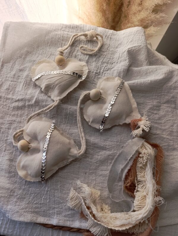 Cadena de corazones ( hilo ) + Borla