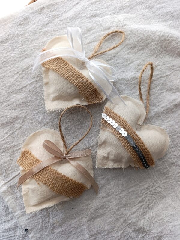 Adorno Corazones de tela x 3