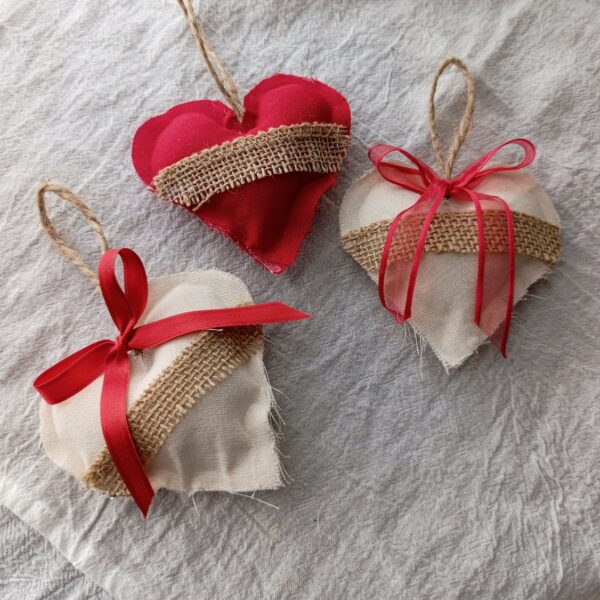 Adorno Corazones de tela x 3